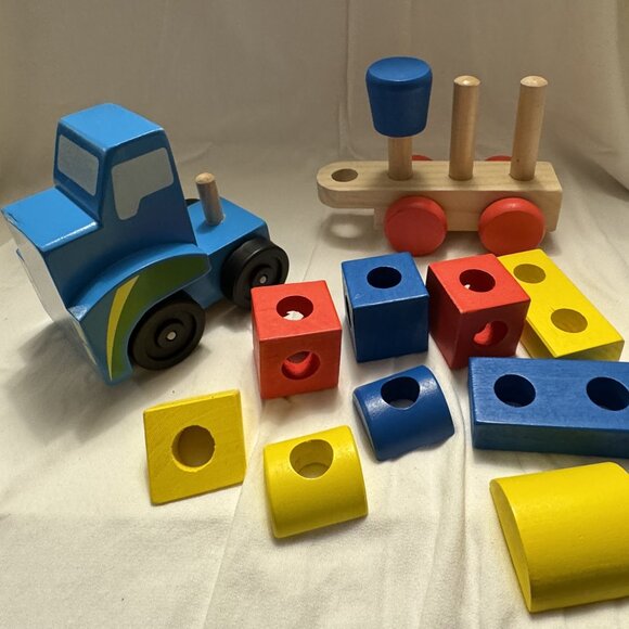 Melissa & Doug Mega Race-Car Carrier and blocks - fun and play! - Picture 1 of 11
